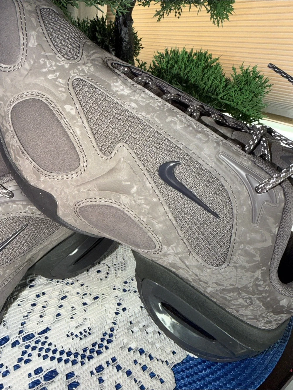 Nike Air Max Craze Women’s 9.5/Men’s 8 Tonal Taupe/Gray.